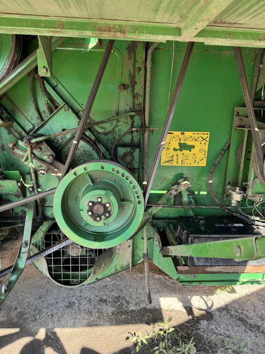 Комбайн зерноуборочный John Deere 1065