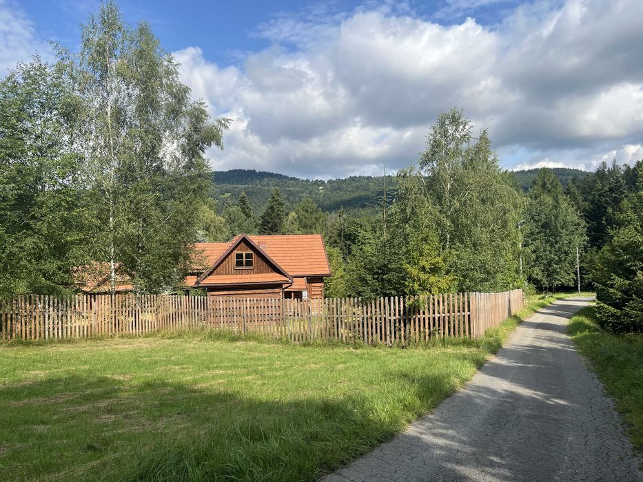 sprzedam siedlisko w górach - dom drewniany na ustronnej działce pod lasem, Stryszawa