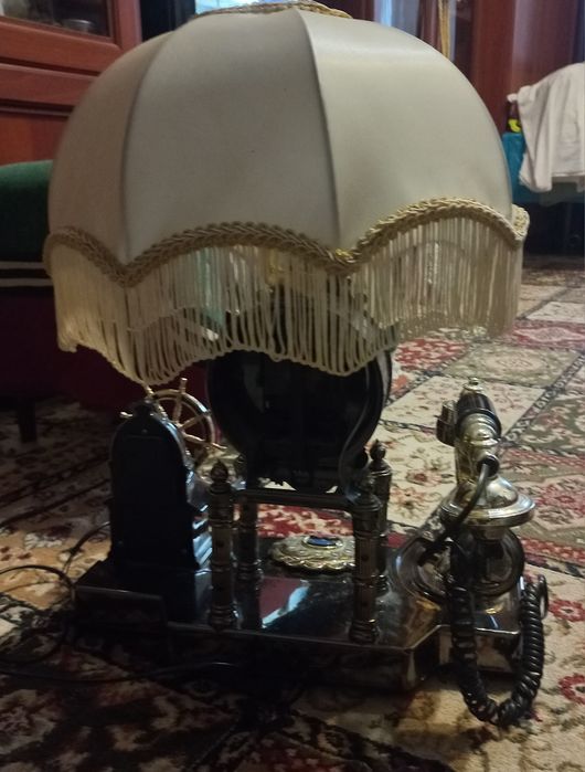 Продам світильник