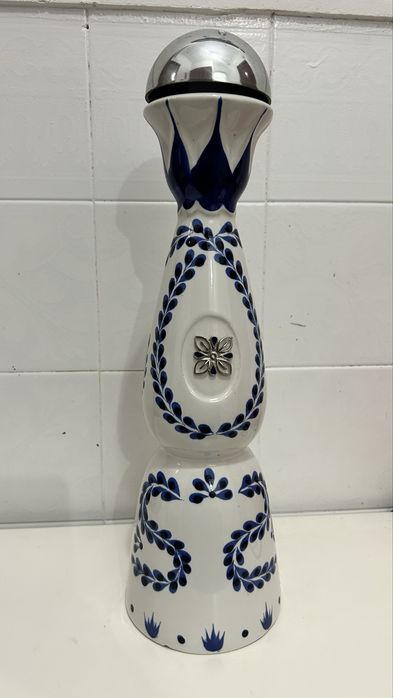 Garrafa vazia clase azul