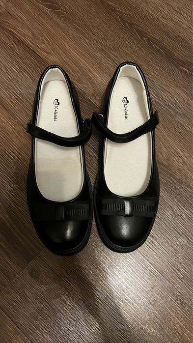 Туфлі на дівчинку