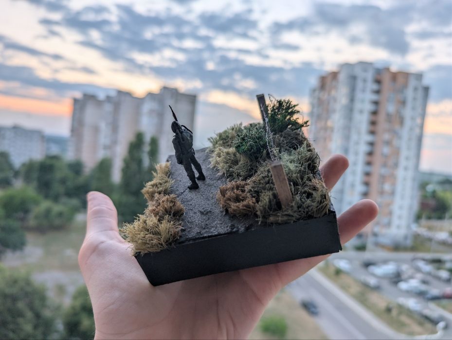 Фигурка сталкер "Долг" с подставкой. Фігурка сталкера «Борг» із підставкою
Переведи на украинский