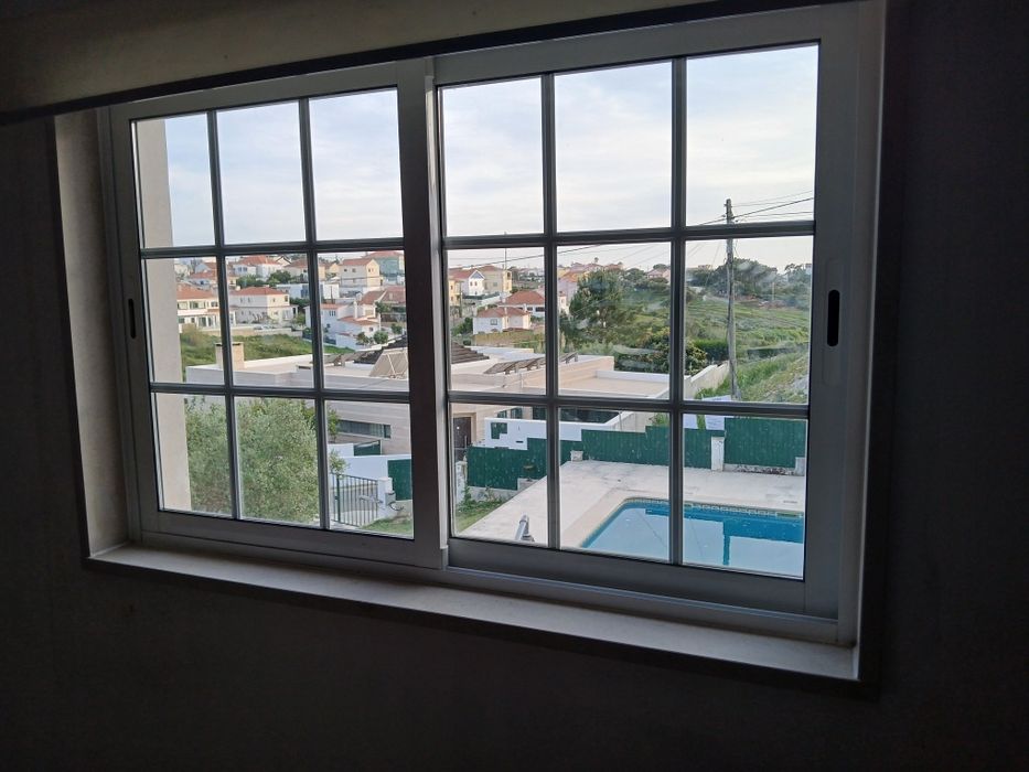 Vendo janelas aluminio brancas