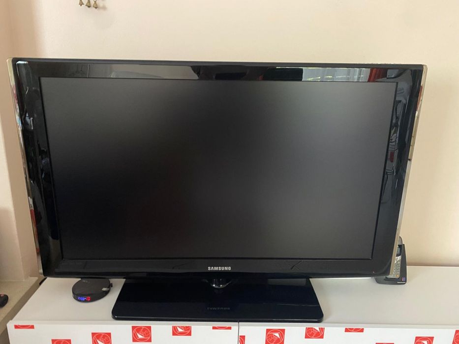 LCD Samsung 42"  FHD