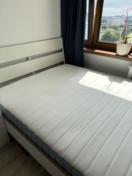 Materac IKEA VALEVÅG 160x200 – sprężynowy, twardy, stan bardzo dobry