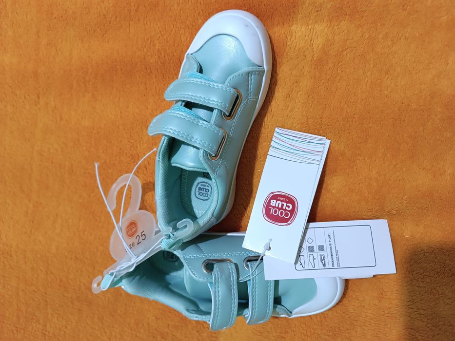 Новая обувь для детей и многое другое