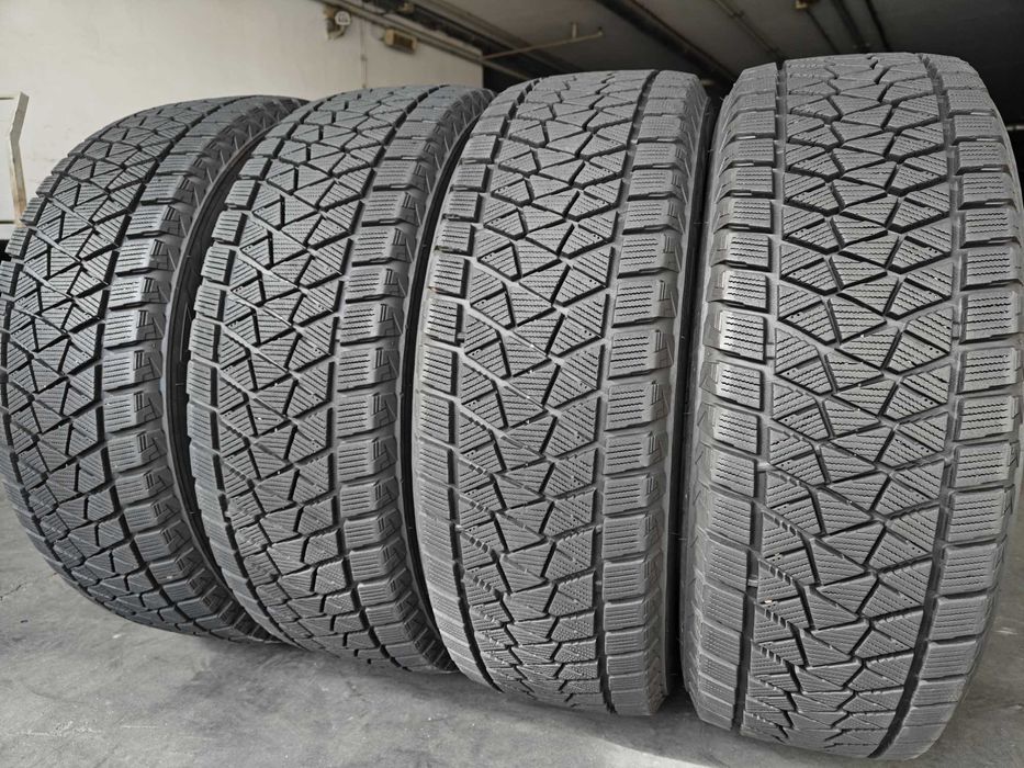 R17 225 60 шини зимові Bridgestone Blizzak DM-V2 арктичні липучки