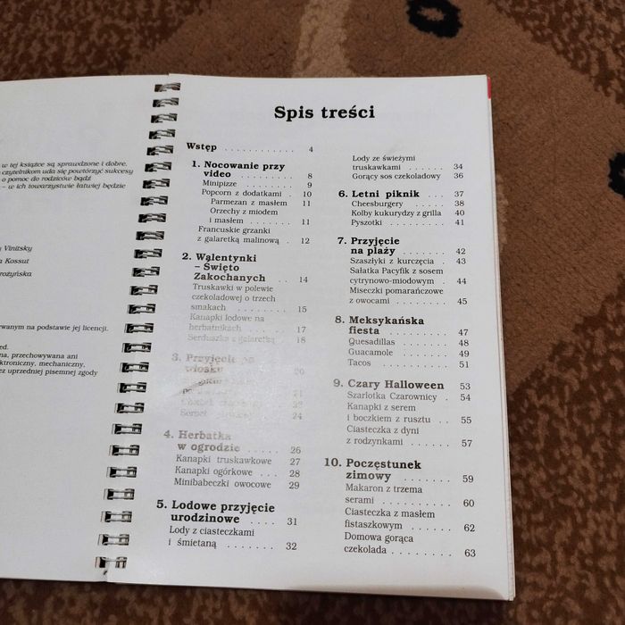 Katalog Barbie wydaje przyjęcie z przepisami lata 90 PRL