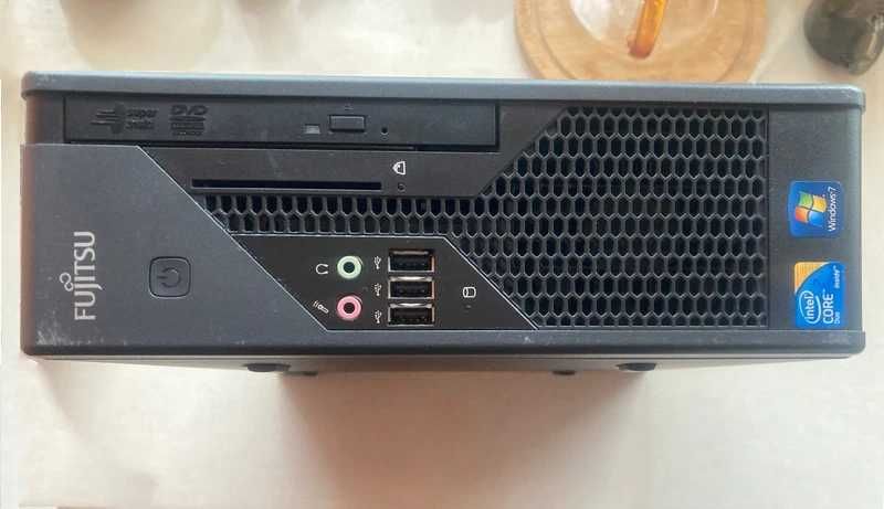 Komputer Fujitsu Esprimo