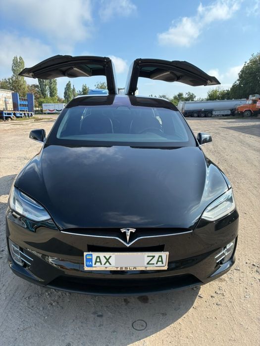 Tesla model x 2019