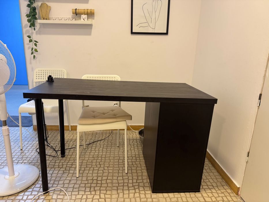 Secretaria preta