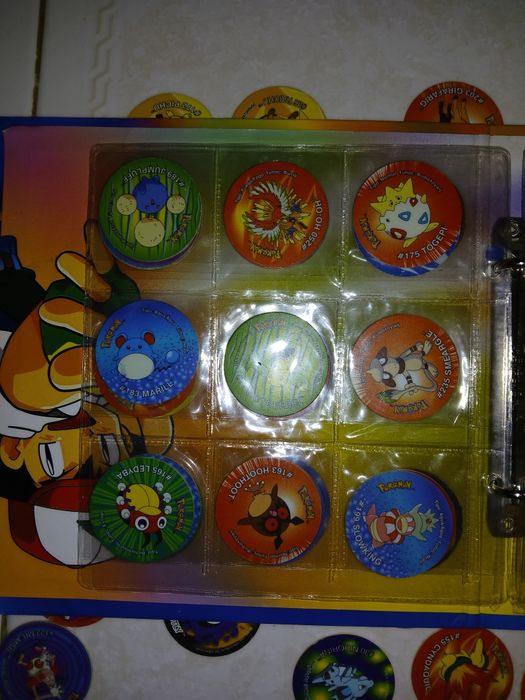 Caderneta pokemon com tazos