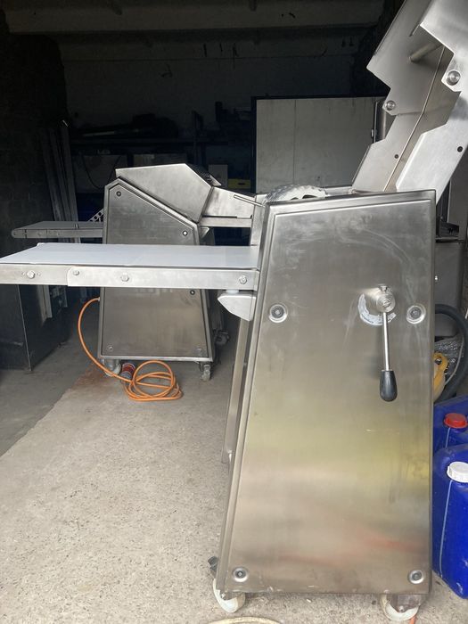 Шкіроз’ємна машина Maja Skinny. Лізовочна машина