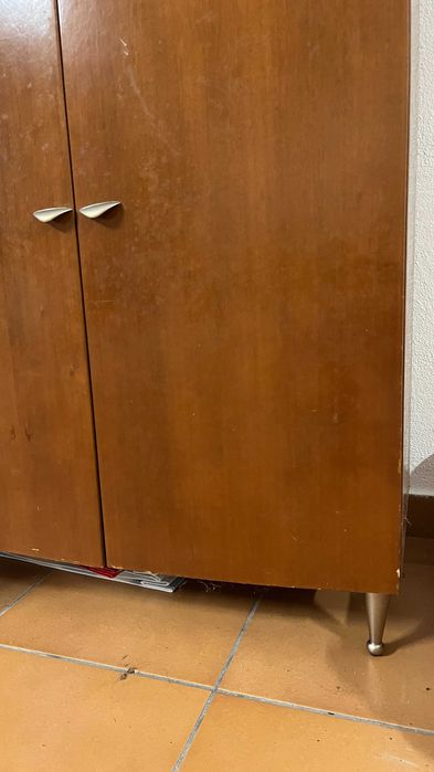 Sapateira em cerejeira