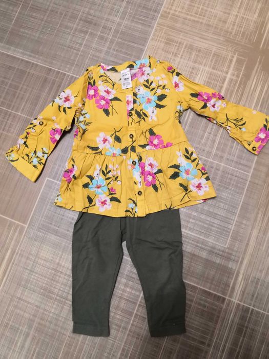 Костюмчик на девочку Carter's 18m