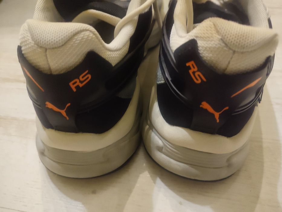 Продаются кроссовки Puma  RS Connect Splash Trainers
PUMA 381