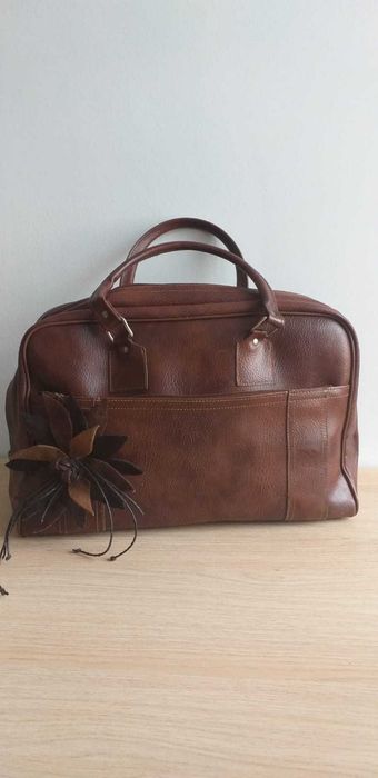 Skórzana retro torba podróżna.