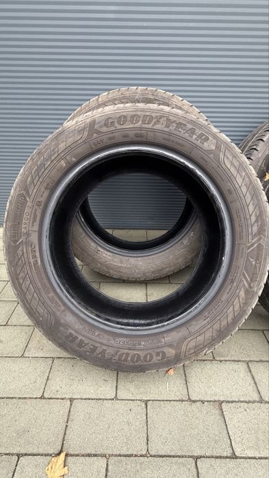 Opony Goodyear Ford custom/ dostawcze