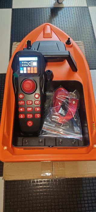 Кораблик для риболовлі V805mini GPS