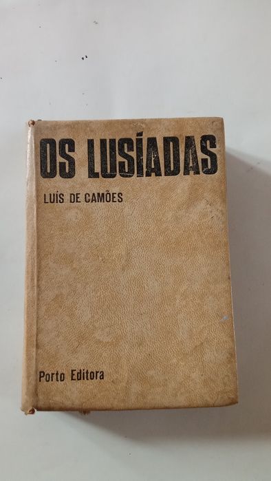 Vendo livros variados de distintos autores