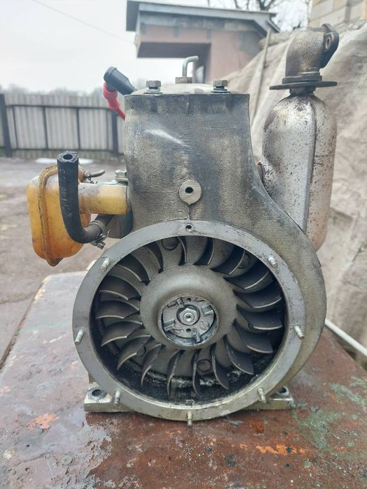 Продам двигун бензиновий 2 к.с.