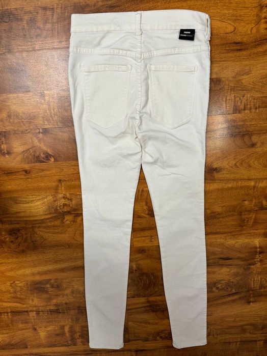 Białe spodnie jeansowe jeansy jegginsy stretch Dr Denim rozmiar M 38
