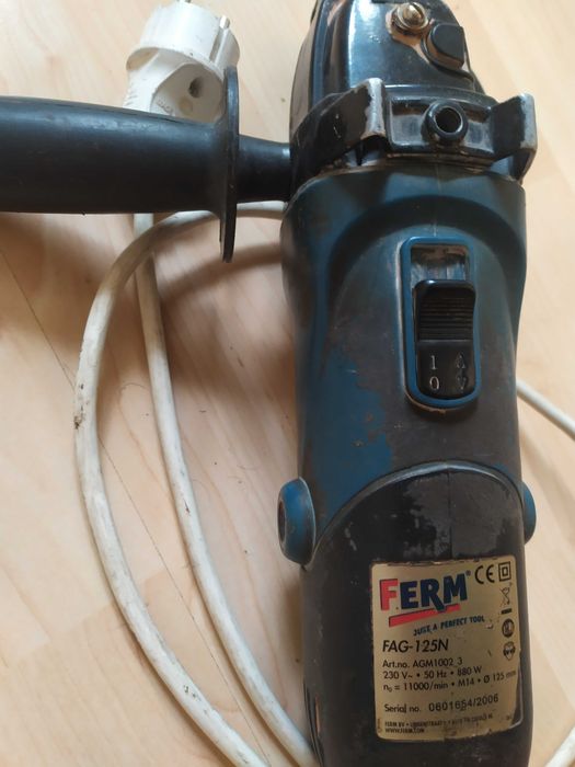 Продам болгарку "FERM fag-125N" в отл рабочем состоянии оригинал 920гр
