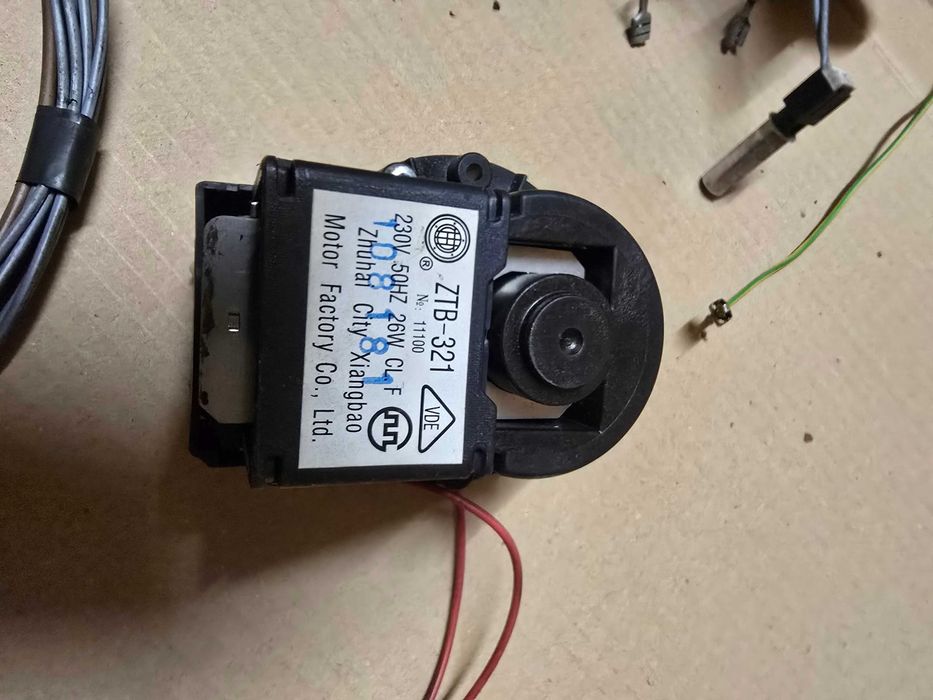 Części z pralki Whirlpool AMW6085