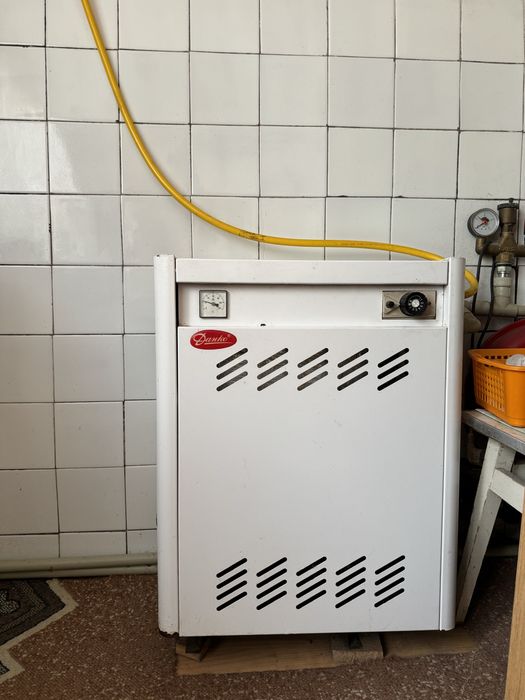 Продаж будинку і зем ділянки/Сонячне