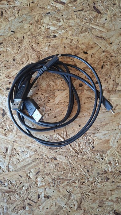 Cabos de PC e adaptador