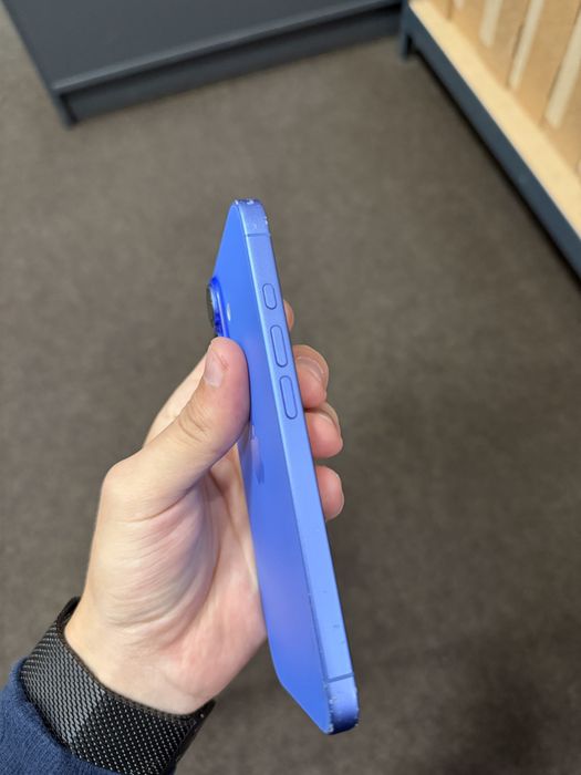 iPhone 16 128 GB e- sim