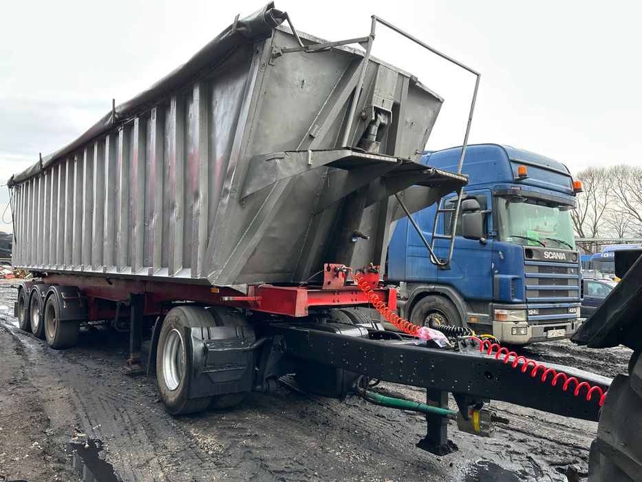 Wózek do naczep sprzęgający naczepę z ciągnikiem rolniczym