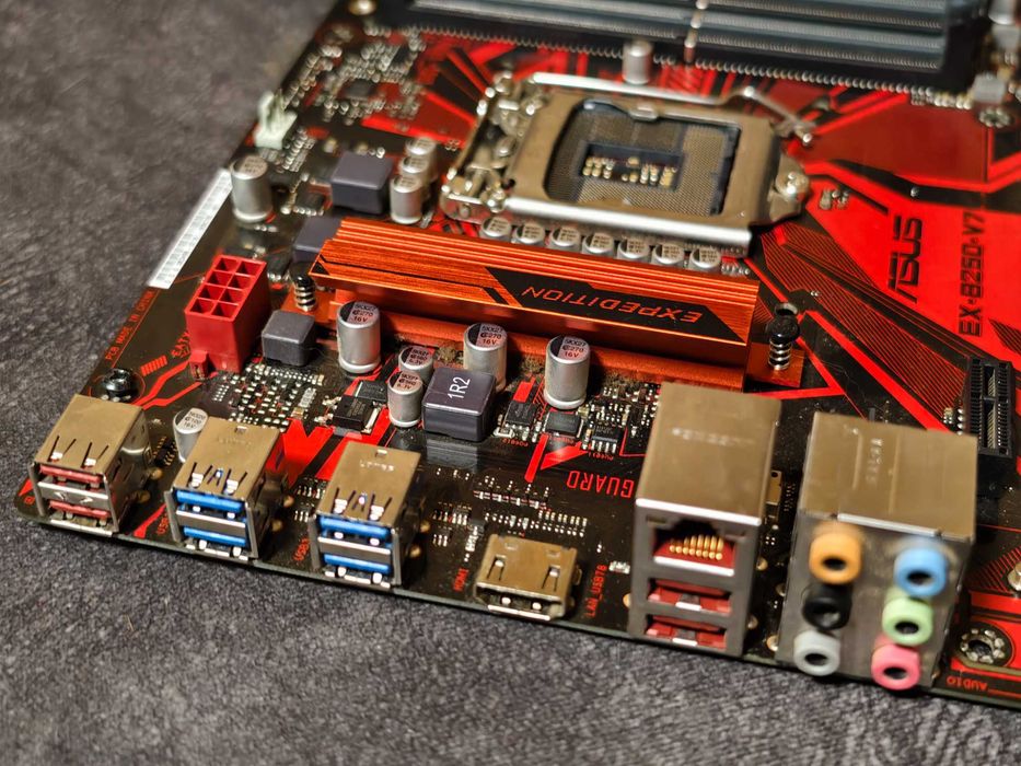 Материнська плата ASUS EX-B250-V7 (LGA1151)