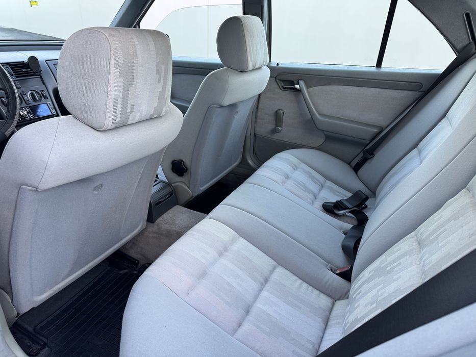 Mercedes-benz c220 D