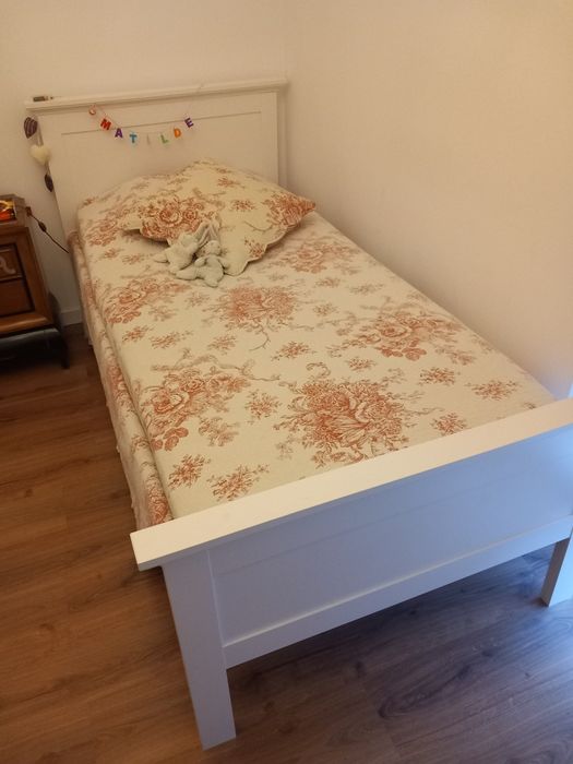 Cama de Solteiro Lacada - IMPECÁVEL