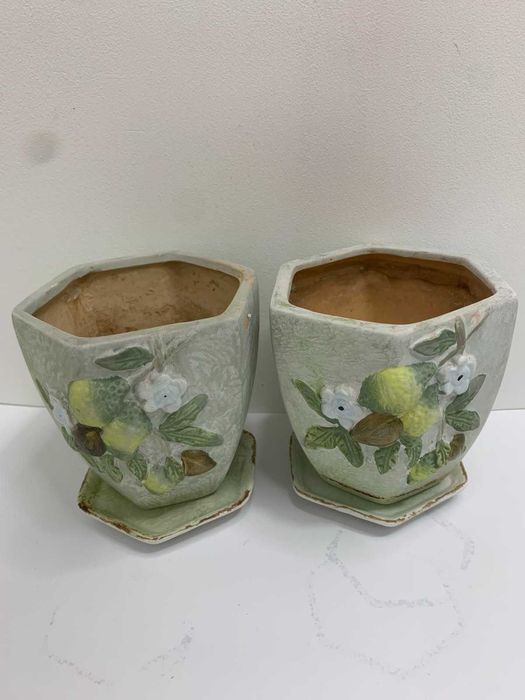 Горщики для квітів великі та малі