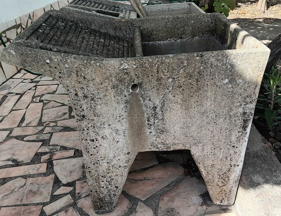Tanque de lavar à mão Dou a quem vier Buscar