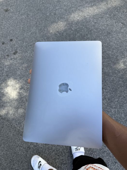 Vendo o meu Macbook Pro em bom estado