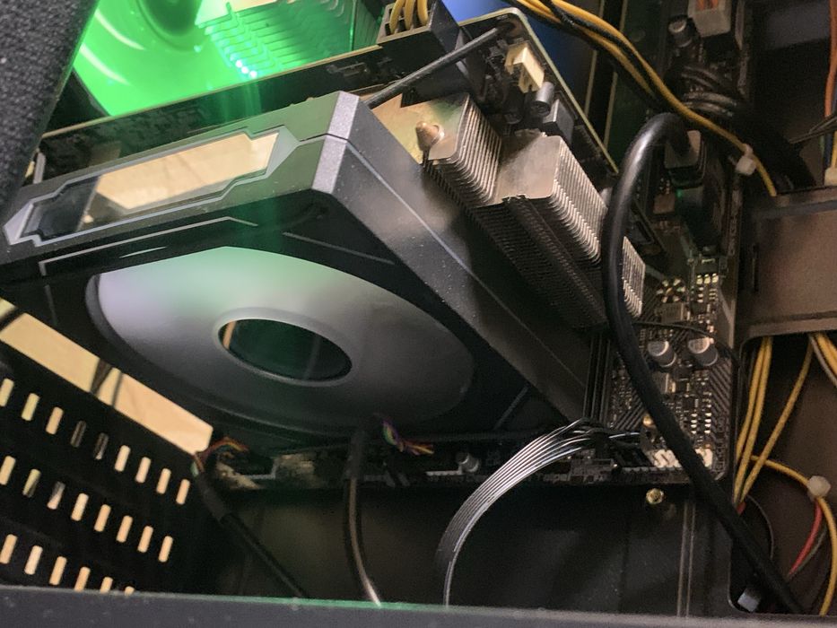 Продам видеокарту rx570 4gb ТОРГ