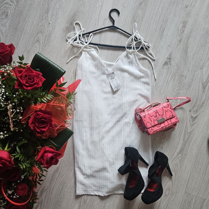 Reserved L sukienka wiązana