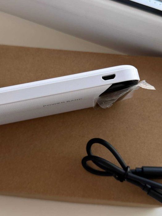Новий Power Bank 10000mAh, з дисплеєм заряду