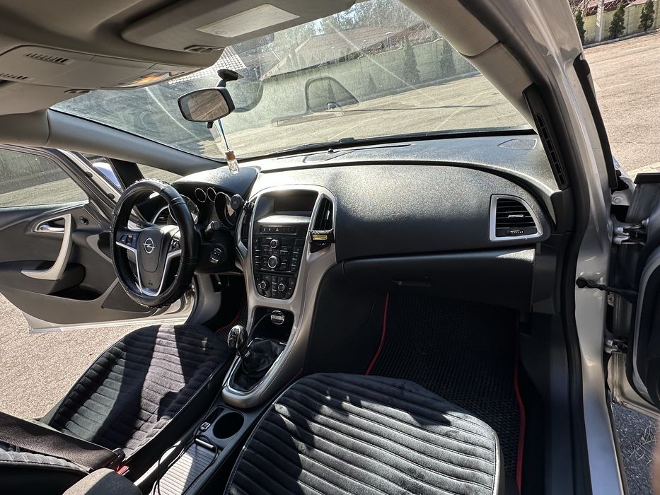 Opel Astra J Sports Tourer