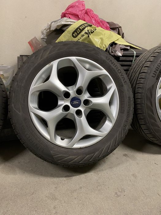 Alufelgi Ford Focus 16 z Prawie Nowymi Oponami Uniroyal