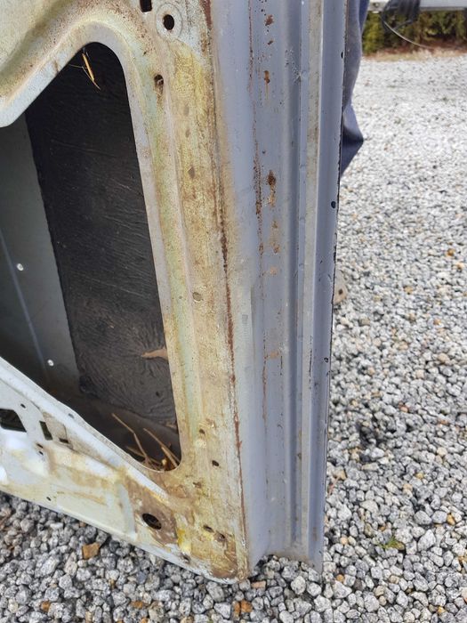 Drzwi tylne prawe mercedes W123 sedan