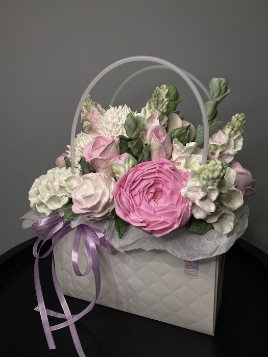 Подарунок до Дня закоханих , 8 березня