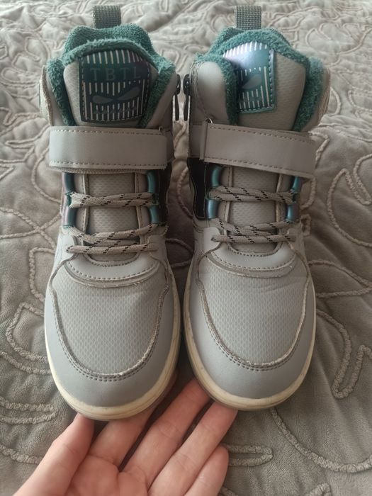 Хайтопы, ботинки, девочка осень