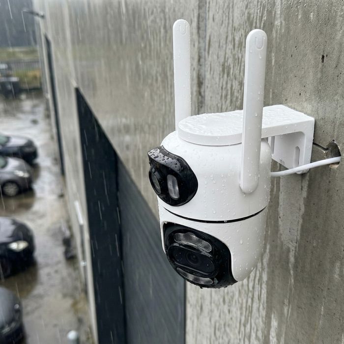 Câmara Wi-Fi com 2 lentes - corrente elétrica - comande pelo telemóvel