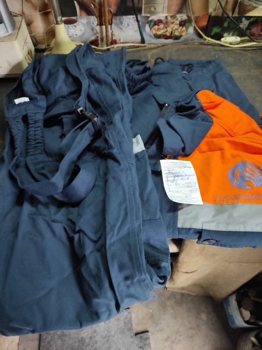 Продам спец одежду
