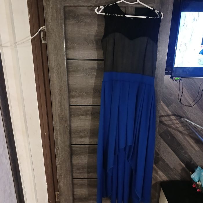 Вечірне платья з гіпьюром по спені