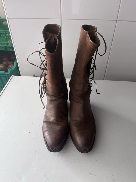 Botas em pele feitas por medida